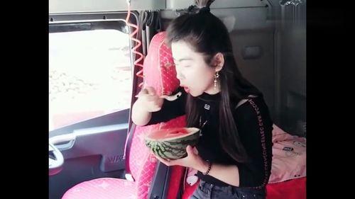 娱乐吃瓜女的叫什么,揭秘娱乐圈幕后风云